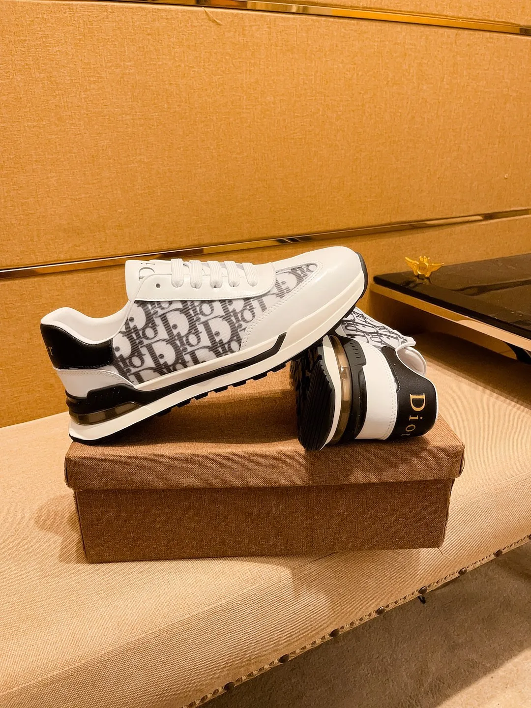 Men's men's shoes💰 420💰🔥【Dior】🔥Men's high-end brand of shoes official website 1:1 latest masterpiece: the upper is made of first-layer cowhide imported from Italy with a comfortable and breathable lining➕original non-slip and wear-resistant outsole🔥, making walking more convenient and comfortable! An exclusive new model, a stunning work, a beautiful 1:1 replica [color] compared to the official quality! Create a fashionable personality to set off your uniqueness! A must-have for trendy men! Classic 🔥Size: 38-44 Color: 🔥 2⃣️colors available🔥